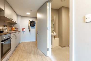 Platinum Studio Floors 7-10 - Image 8